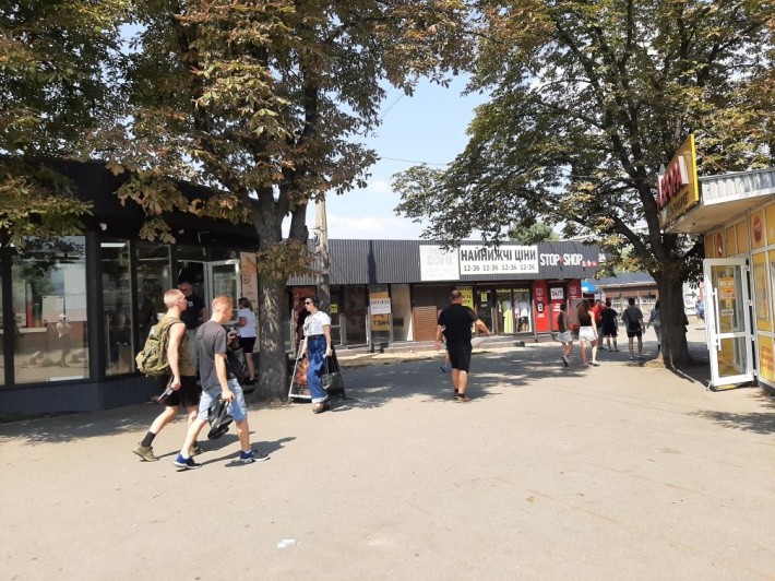 Велика Кільцева 4, комерційні приміщення в оренду 50м,40м,24м - фото 1