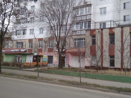 Фасадне торгово-офісне приміщення 42 м² в центрі, вул. Незалежності, 10 Белгород-Днестровский