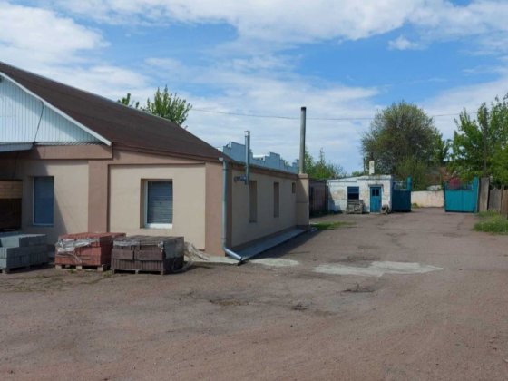 Продам бізнес базу, з житловим будинком, в місті,. Александрия