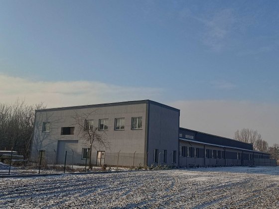 ПРОДАЖ великого 2282 кв.м ВИРОБНИЧОГО ПРИМІЩЕННЯ у Берегові, новий дах Берегове