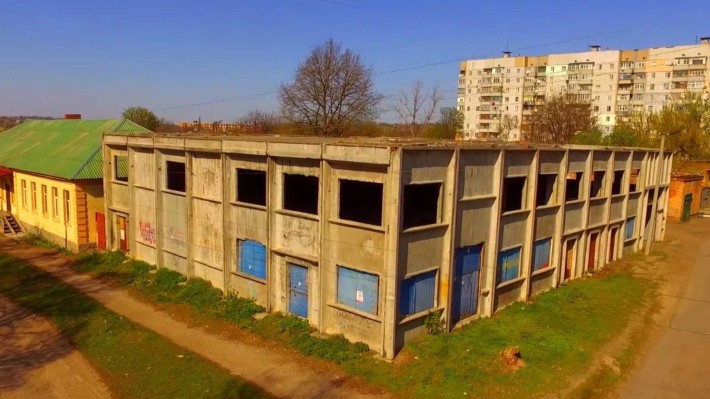 Двоповерхова будівля БМЗ - фото 1