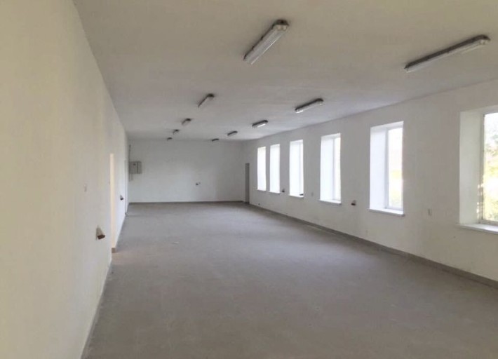 Приміщення 460м2, ремонт, територія 20с - фото 1
