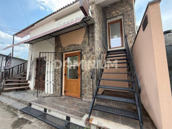 Продаж СУЧАСНОГО КОМЕРЦІЙНОГО ПРИМІЩЕННЯ з дизайнерським ремонтом Виноградов