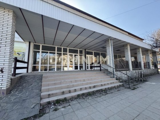 Магазин + офіси + склад, 520 м², прохідне місце,м.Виноградів Виноградов