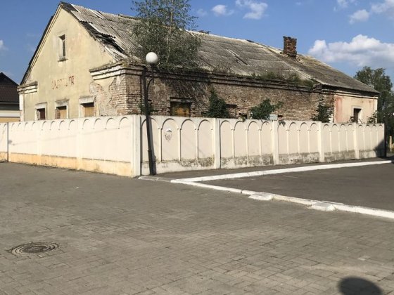 Нежитлова фасадна будівля під комерцію Здолбунов