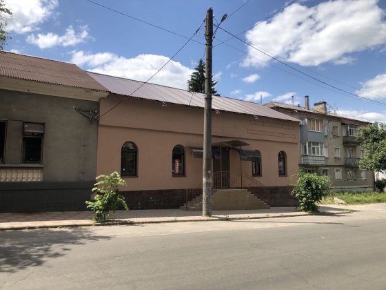 Продам приміщення м Ізюм Ізюм