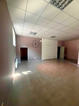 Продается коммерческое помещение в новом доме. - фото 1