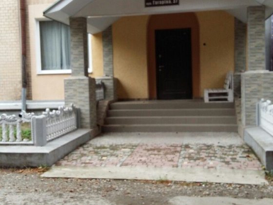 Продам -- центр. 220 м2, р-он "Сільпо" (старого Ф Каменец-Подольский