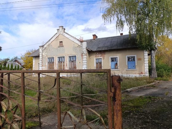 Одноповерхова будівля S= 648,7 м2. 0,4 га, м. Коломия, вул Козацька 1 Коломыя