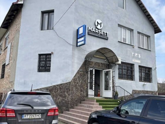 Продаю комерційне приміщення 4 поверхи. 672м2. Коломыя