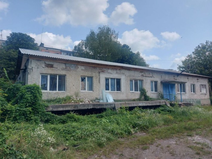 Продаж комерційного приміщення та гаражів (Центр, м. Ніжин) - фото 1