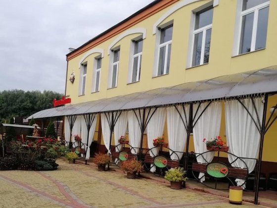 Продаж комерційного обʼєкта 1100 м² + 40 соток землі ЗВЯГЕЛЬ Звягель