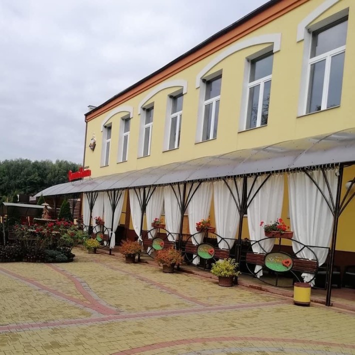 Продаж комерційного обʼєкта 1100 м² + 40 соток землі ЗВЯГЕЛЬ - фото 1