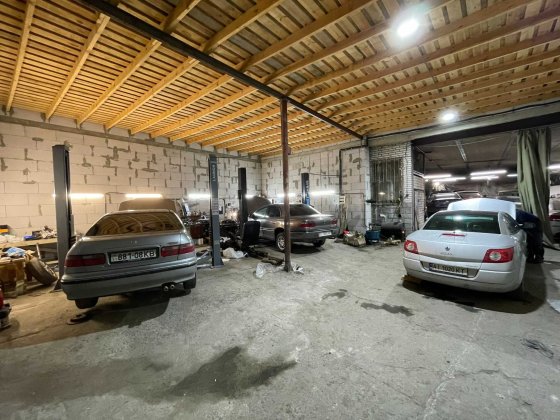 Продаж діючого СТО 500 м²  Власна ділянка 6.5 соток Потужність 40 кВт Обухов