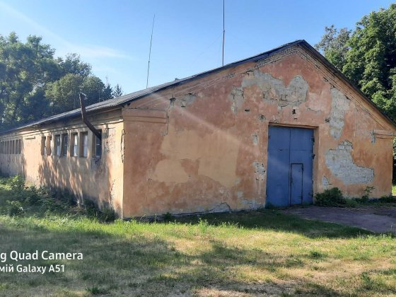 Продам  склад  виробництво  в  місті Прилуки 700 м\кв. Прилуки