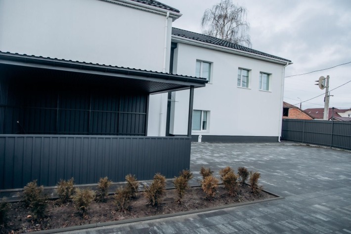 Продаж двоповерхової будівлі 400 м² після капітальної реконструкції м. Прилуки, вул. Вокзальна, 50-З - фото 1