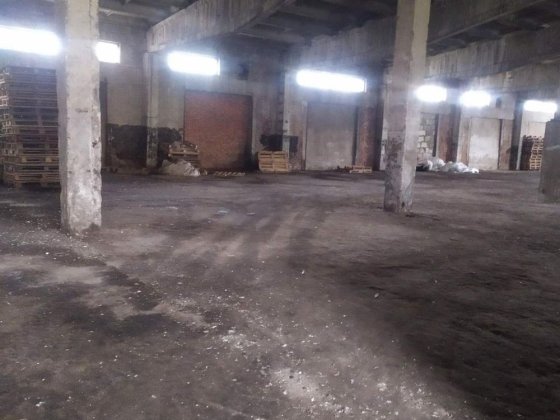 Склад Славута 1392 кв.м ділянка 20 соток у власності 100 000$ Славута