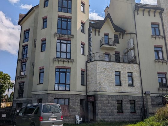 Продаж готелю 1343 м² навпроти «Женеви» | Трускавець, вул. Суховоля Трускавець