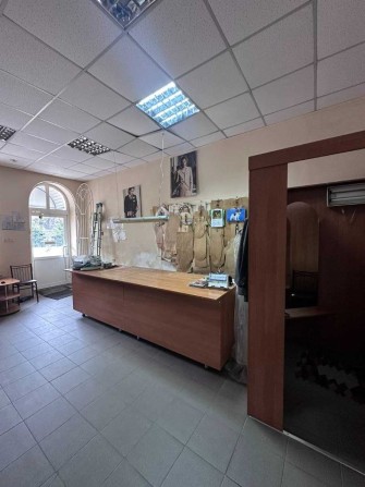 Продаж комерційного приміщення в центральній частині міста - фото 1