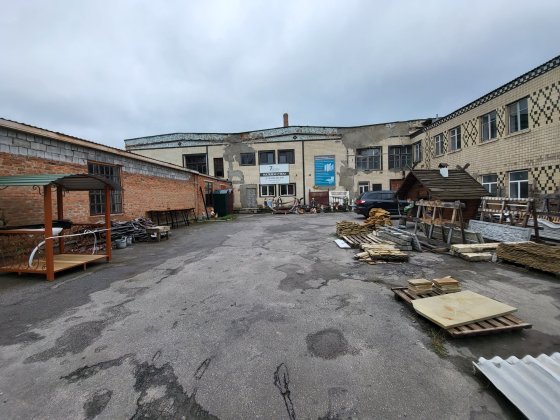 Продам завод в Хмільнику на центральній вулиці Хмельник