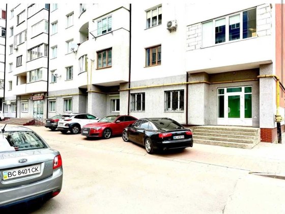 продаж комерційного приміщення Шептицький