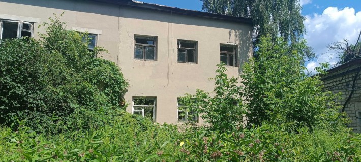 нежитлового приміщення літ «А-ІІ» загальною площею 400,8 кв.м.,  за адресою: Сумська область, м. Шос - фото 1