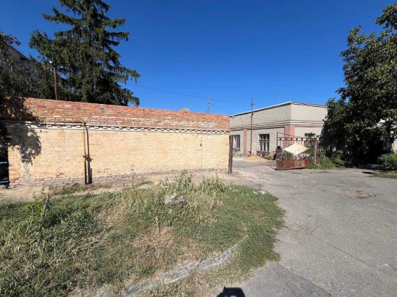 Продаж комерційного приміщення в м. Гайсин, площа 1700 кв.м Гайсин