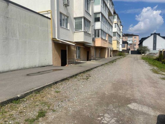 Коммерческое помещение (615 кв. м.) в г. Немиров Немиров