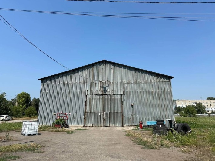 ПРОДАМ СКЛАДЫ.  Общая площадь застроек на 4га. земли. ЦЕНА 350.000$ - фото 1