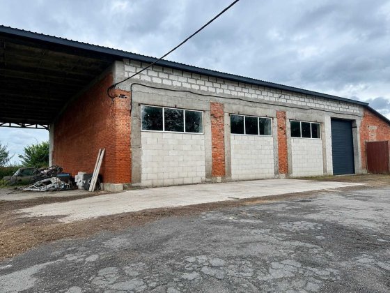 Продаж виробничо складського комплексу 0,8 га 8 км від Житомира. Сингури