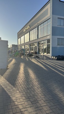 Торгівельно-офісний комлекс - фото 1
