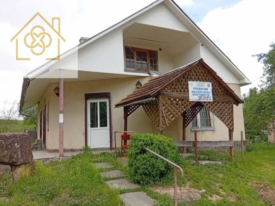 Продаю комерційну нерухомість  91,5 м кв є документи під кафе- магазин, с. Солочин                  