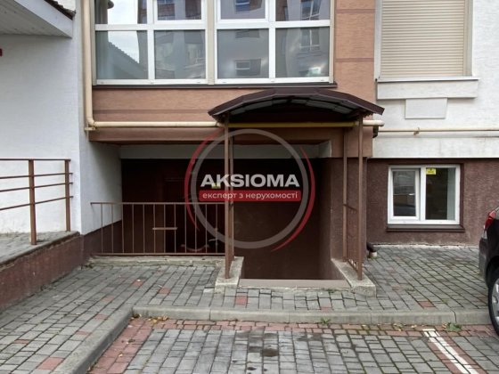 Продаж комерції в обжитому житловому комплексі Крихівці