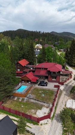 Відпочинковий комплекс з басейном у Микуличині - фото 1