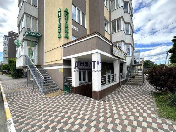 Фасадне приміщення на першому поверсі, 70,8 кв.м., Святопетрівське Святопетровское