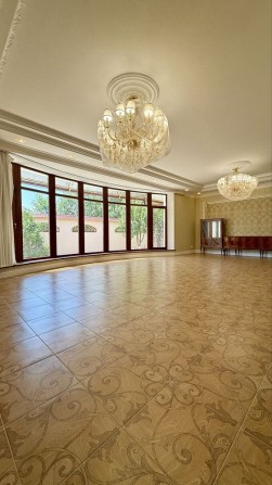 Продаж просторого будинку 850 м² ділянка 12 сотих гараж ГАЗ Під клініку, офіс, пансіонат, готель Свя - фото 1
