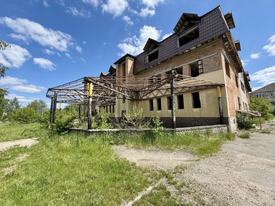 Продам готельно-розважальний комплекс на березі річки Рось Богуслав