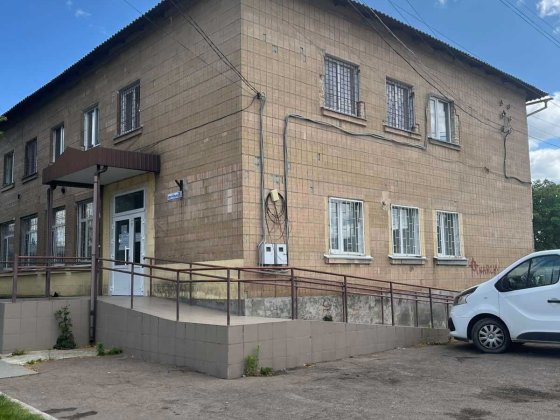 Адмін. будівля 426,9 м2 0.08 га, Баришівка, Центральна 17 Баришівка