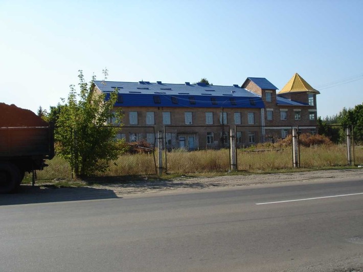 Продається трьох поверхова нежитлова будівля (недобудова) 1996м. - фото 1
