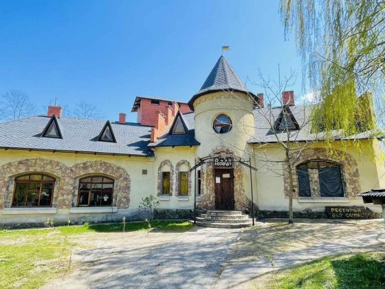 Продаж готельно-ресторанного комплексу "Снайпер" Київська область с.Капітанівка( Житомирська траса) Капитановка