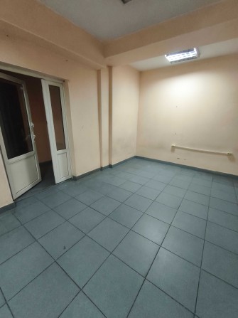 Продам офісне приміщення на цокольному поверсі в ЖК "Чайка" - фото 1