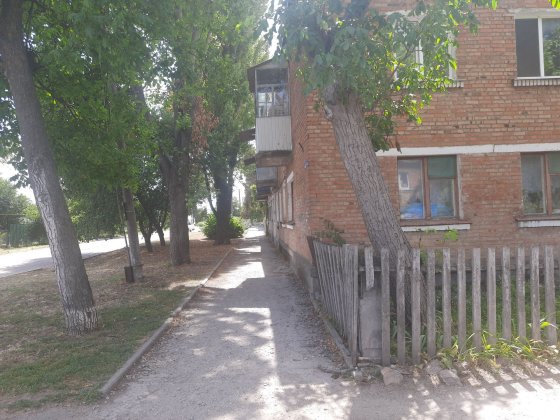 Продаж нерухомості:3 кімнатної квартири в центрі міста. Долинская