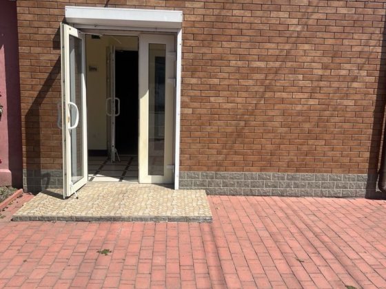Продам комерційне приміщення 35 м² з ремонтом Гайворон
