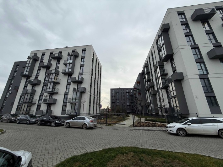 Комерційне приміщення з ремонтом 54 м² | окремий вхід | новий ЖК, Пустомити - фото 1