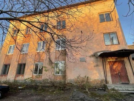 Пропонується до продажу окремо стоячий комплекс 800 м.кв Пустомыты