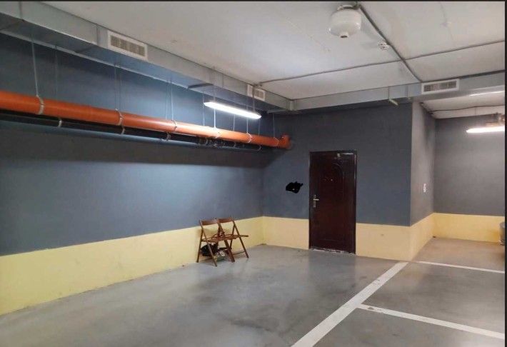 Фонтанка, ЖК Автрський,  продам велику кладовку   в зручному місці паркінга  житлового комплексу - фото 1