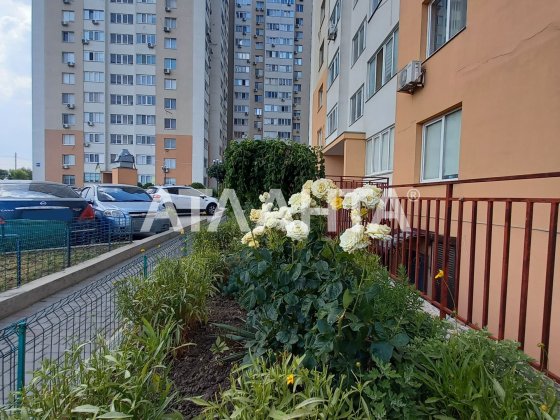 Комерційне приміщення 37,4 м² | ЖК «Райдужний» Лиманка