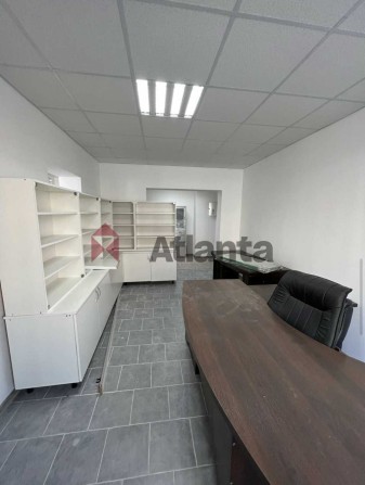 Продам Фасадное помещение Два входа 68м2 ЖК Маршал Сити - фото 1
