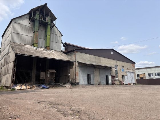 Продам окрему виробничу базу м. Зіньків  760м2 млин/елеватор Зіньків