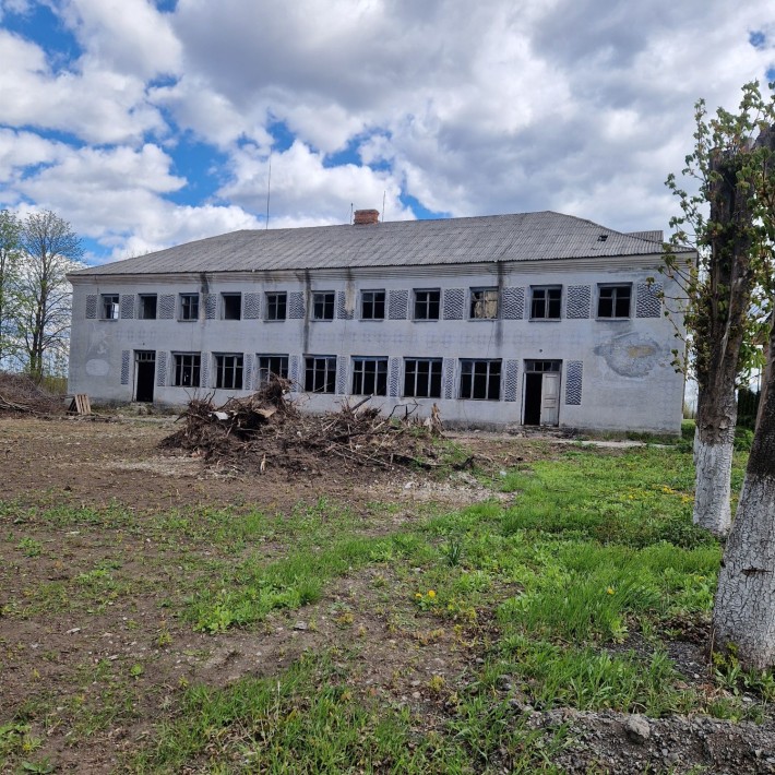 Продаж фасадного Продаж фасадного об'єкта на трасі М-19 (Тернопіль-Чернівці)
Текст:
Продається комер - фото 1